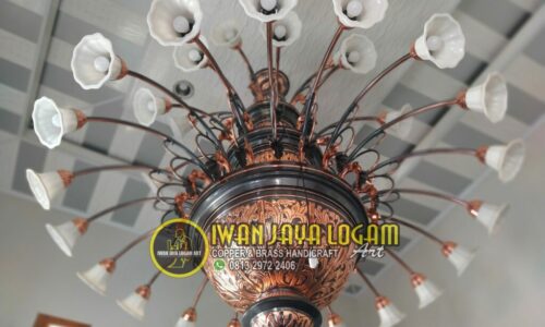 pengrajin lampu joglo tembaga
